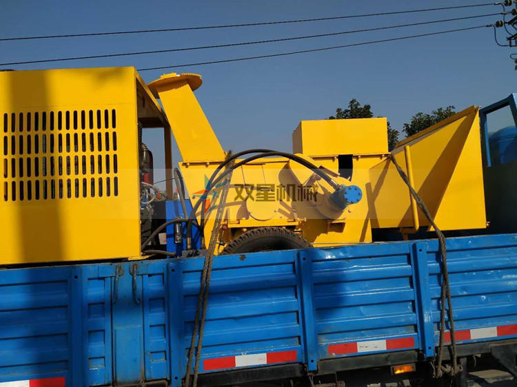 樹枝粉碎機裝車發貨現場