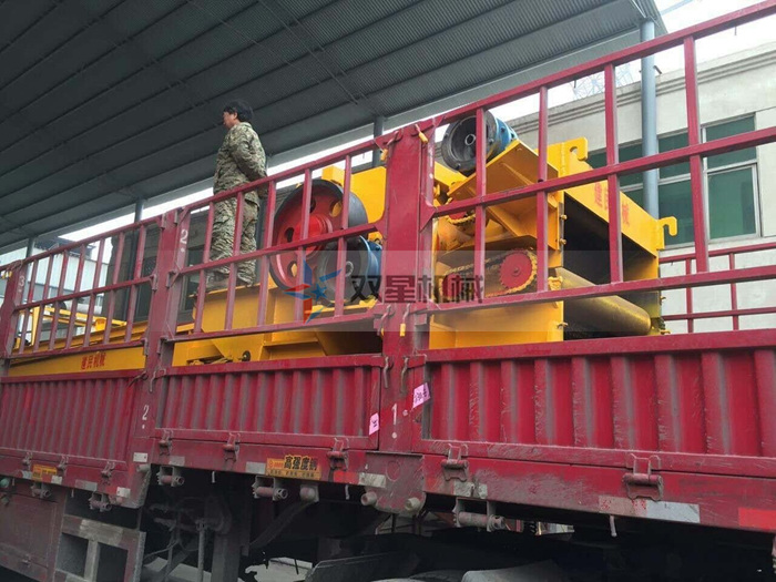 建筑模板破碎機(jī)型設(shè)備發(fā)貨現(xiàn)場(chǎng)