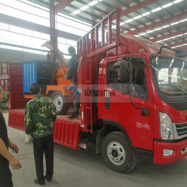 果<a href='http://m.xianhfw.com' target='_blank'><span><a href='http://m.xianhfw.com/1/229.html' target='_blank'><span>樹枝粉碎</span></a>機</span></a>發貨現場