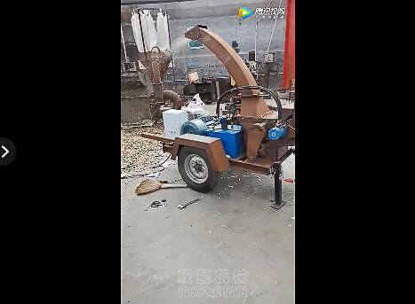 小型可移動式柴油機樹枝粉碎機試機視頻