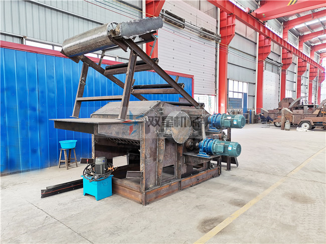 工地模板破碎機設備現場拍攝