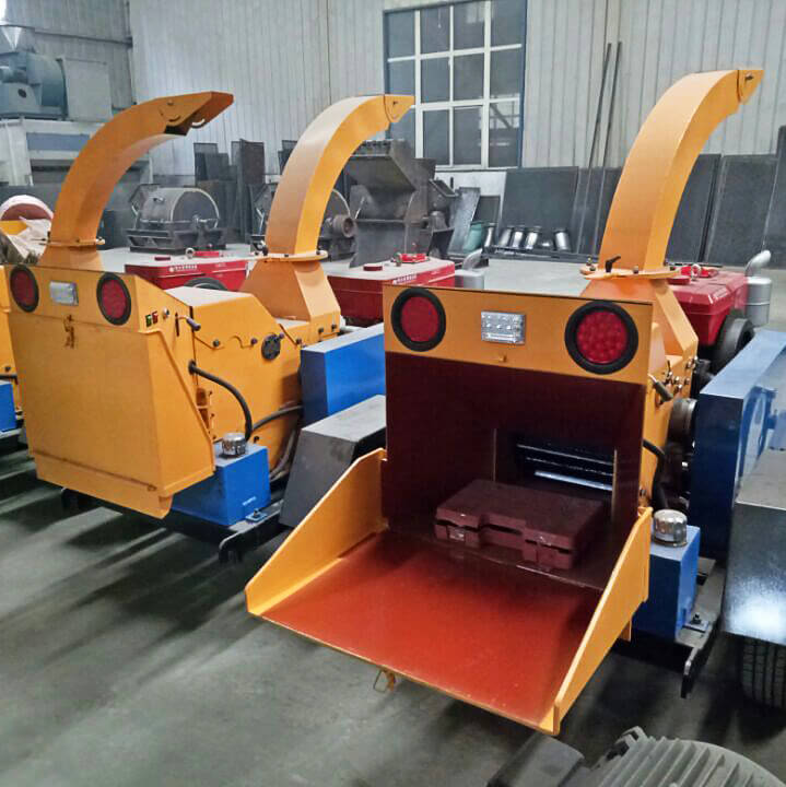 綠化用樹枝粉碎機設(shè)備結(jié)構(gòu)合理，大大提高園林果園木材利用效率