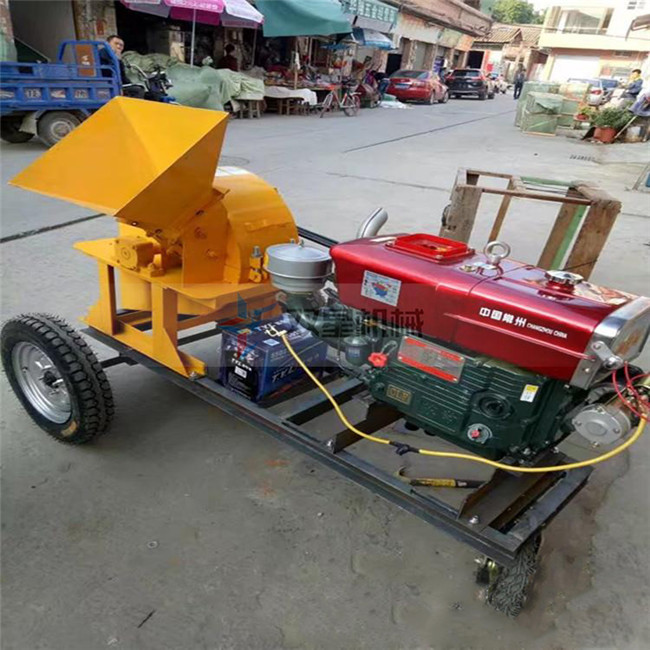 價格差異較大的鋸<a href='http://m.xianhfw.com' target='_blank'><span><a href='http://m.xianhfw.com/1/229.html' target='_blank'><span>樹枝粉碎</span></a>機</span></a>廠家末粉碎機如何選擇