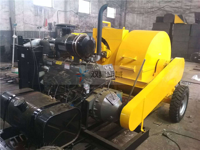 皓星帶大家了解<a href='http://m.xianhfw.com' target='_blank'><span><a href='http://m.xianhfw.com/1/229.html' target='_blank'><span>樹枝粉碎</span></a>機(jī)</span></a>價(jià)格雙口鋸末粉碎機(jī)